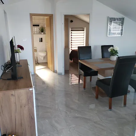Apartament Ivano *